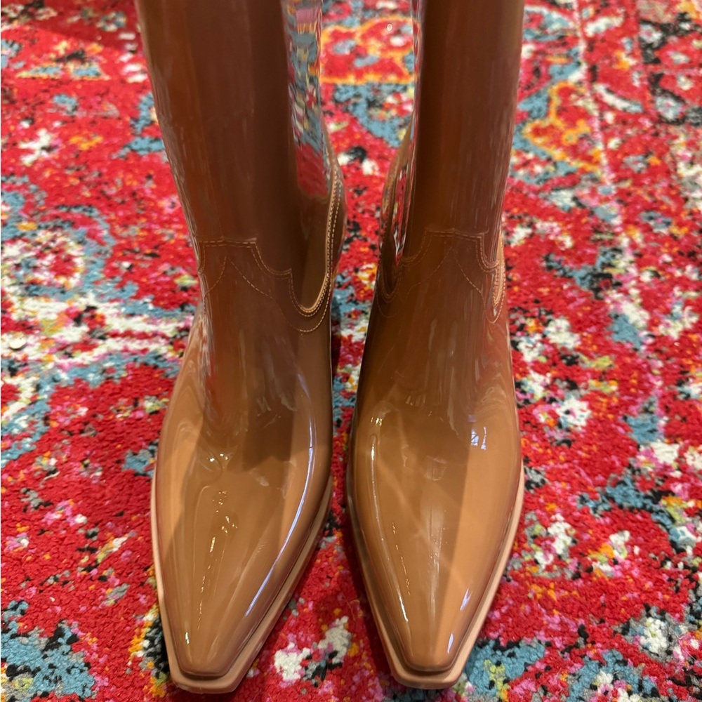 Water-Resistant Tan Women's Boots - Picture 4 of 5